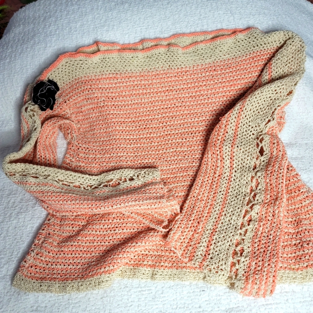 HAND-KNITTED  /  NEW